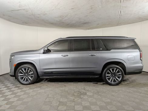 Used 2021 Cadillac Escalade ESV Sport image 3