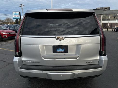 Used 2019 Cadillac Escalade Premium Luxury image 9
