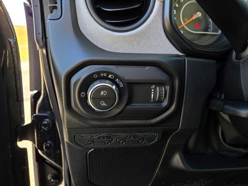 New 2026 Jeep Gladiator Sport AWD/4WD image 12