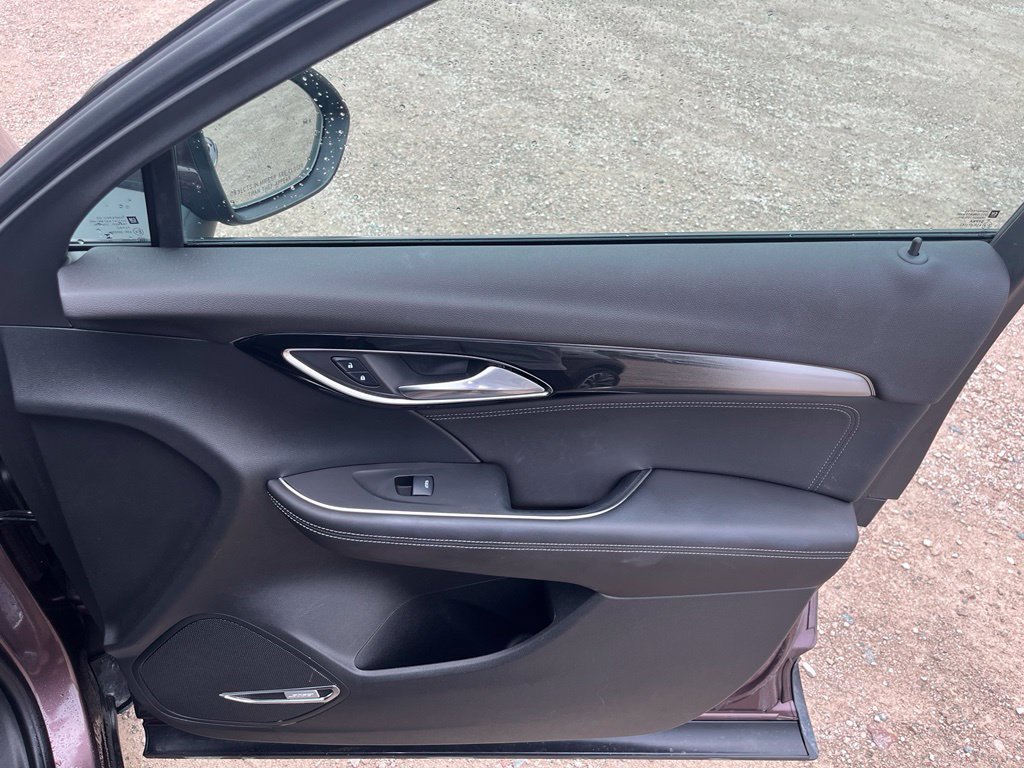 Used 2025 Buick Envision Preferred AWD/4WD image 34