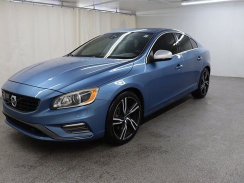 Used 2017 Volvo S60 T6 R-Design Platinum AWD/4WD image 3