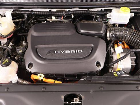 Used 2021 Chrysler Pacifica Touring-L FWD image 21