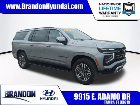 Used 2025 Chevrolet Suburban Z71 image 1