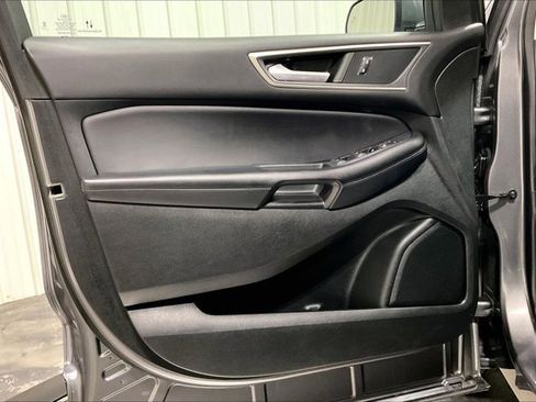 Used 2022 Ford Edge SEL w/ Convenience Package image 23