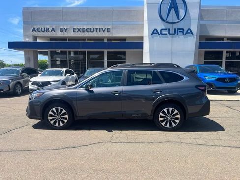 Used 2024 Subaru Outback Limited XT AWD/4WD image 3