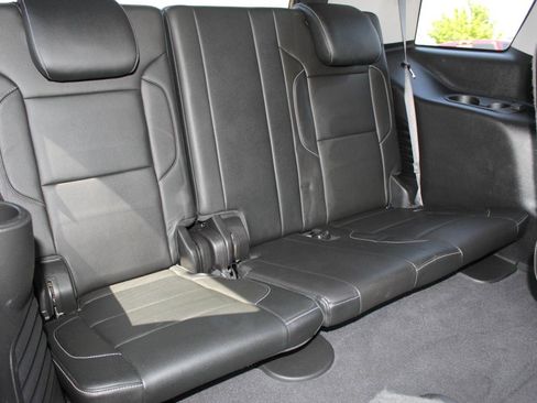 Used 2019 Chevrolet Tahoe LT w/ Luxury Package AWD/4WD image 15