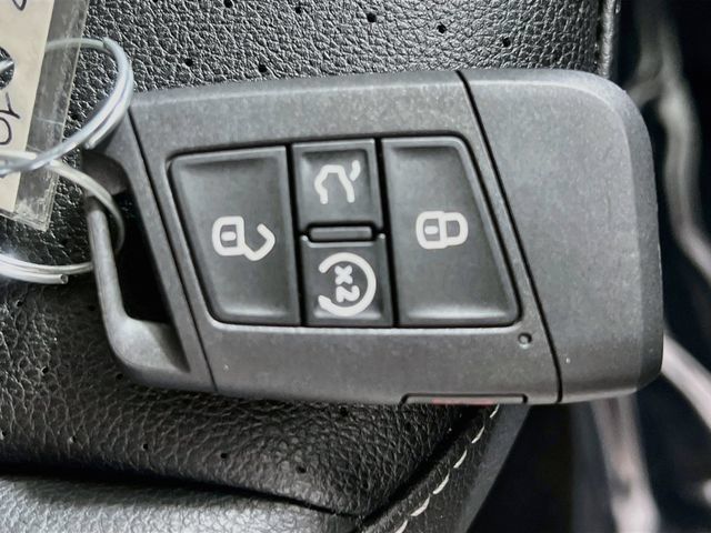 Used 2023 Volkswagen Tiguan SE FWD image 33