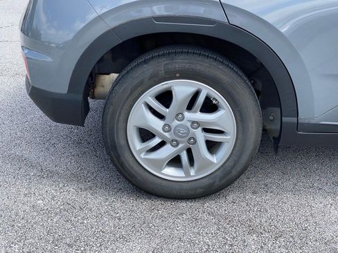 Used 2022 Hyundai Venue SE FWD image 6