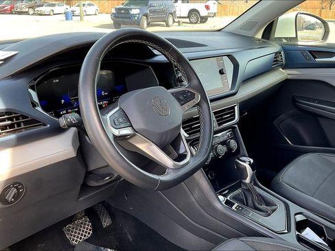 Used 2024 Volkswagen Taos SE image 13