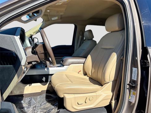 Used 2019 Ford F150 Lariat image 23