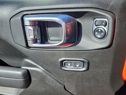 New 2025 Jeep Gladiator Rubicon w/ Convenience Group image 14