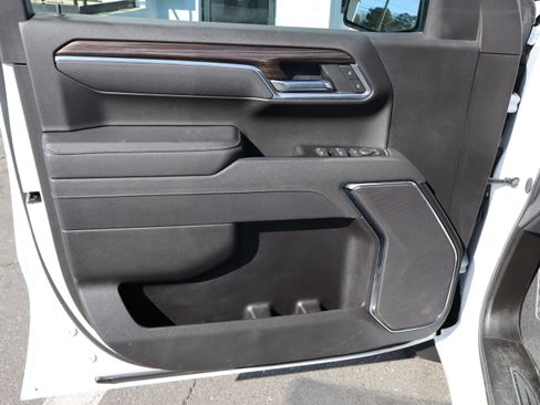 Used 2025 Chevrolet Silverado 1500 LT Trail Boss w/ Protection Package image 17