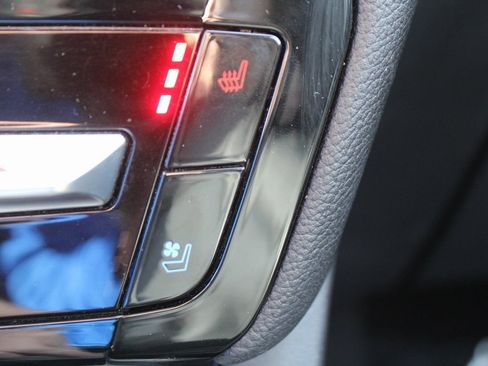 Used 2022 Ford Explorer Limited image 43