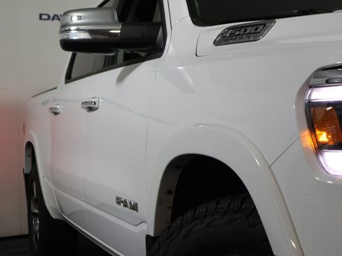 Used 2022 RAM 1500 Laramie AWD/4WD image 3