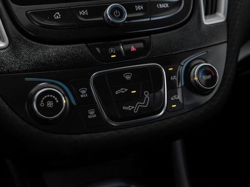 Used 2021 Chevrolet Malibu LS image 17