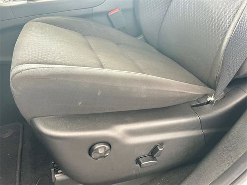 Used 2021 Jeep Grand Cherokee Laredo image 14