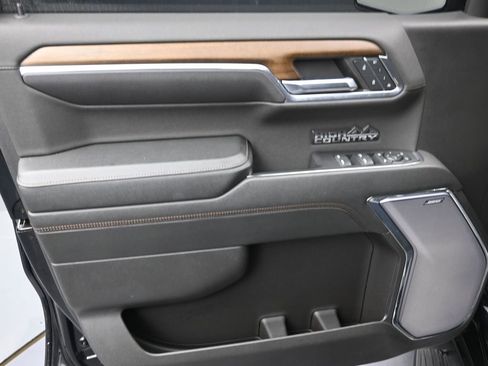 Used 2024 Chevrolet Silverado 1500 High Country image 13