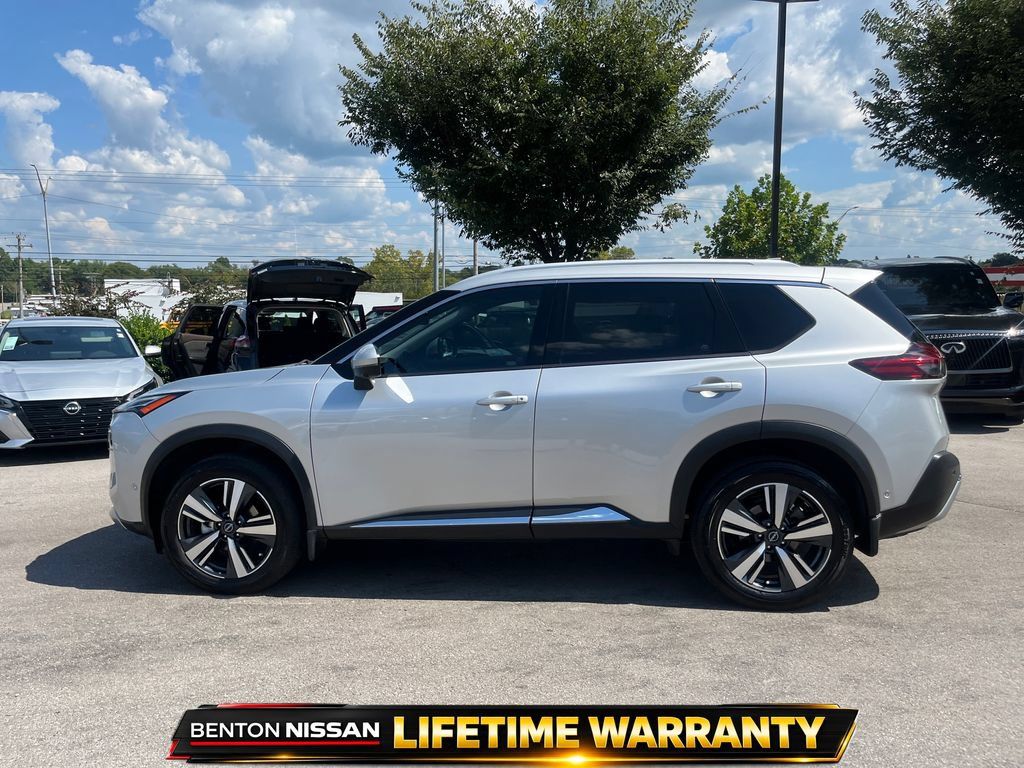 Used 2023 Nissan Rogue Platinum w/ Platinum Premium Package FWD image 7