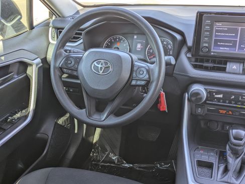 Used 2022 Toyota RAV4 LE w/ Carpet Mat Package (TMS) FWD image 16