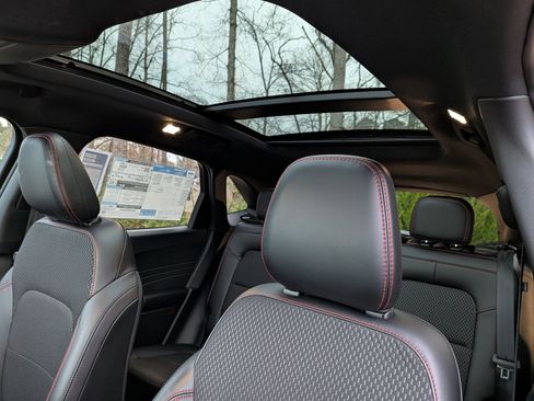 New 2026 Ford Escape ST-Line w/ Tech Pack #1 FWD image 26