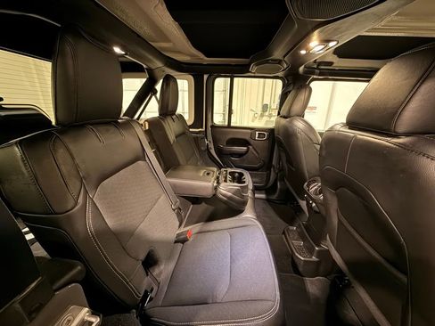 Used 2021 Jeep Wrangler Unlimited Sport image 29