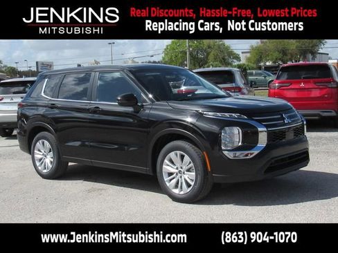 New 2026 Mitsubishi Outlander ES FWD image 1