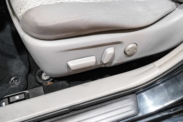 Used 2012 Toyota Camry LE FWD image 32