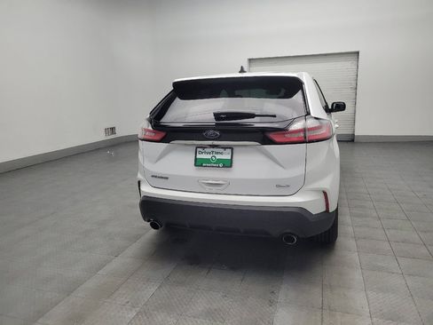 Used 2020 Ford Edge SE image 7