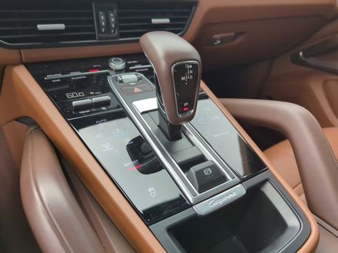 Used 2023 Porsche Cayenne image 10