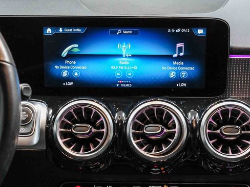 Certified 2022 Mercedes-Benz GLB 250 image 18
