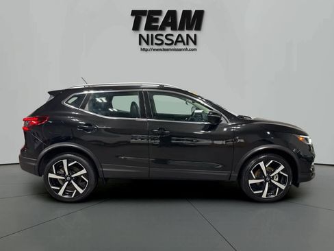 Used 2022 Nissan Rogue Sport SL w/ Premium Package image 8