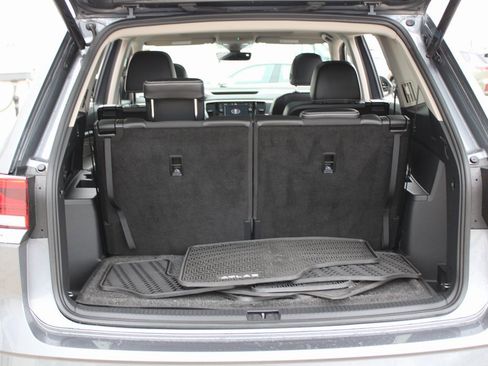 Used 2022 Volkswagen Atlas SEL R-Line image 29