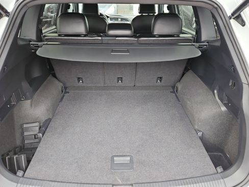 Used 2024 Volkswagen Tiguan SEL R-Line image 26