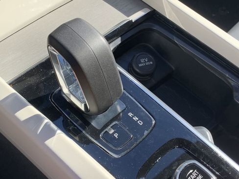 New 2024 Volvo S60 B5 Plus w/ Climate Package image 17