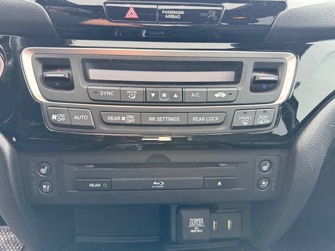 Used 2018 Honda Pilot Elite image 18