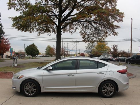 Used 2017 Hyundai Elantra Value Edition image 6
