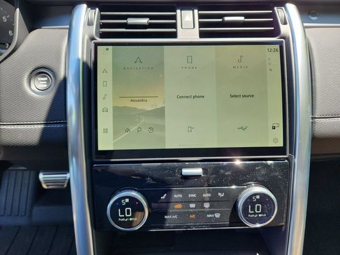 New 2026 Land Rover Discovery Dynamic SE AWD/4WD image 17