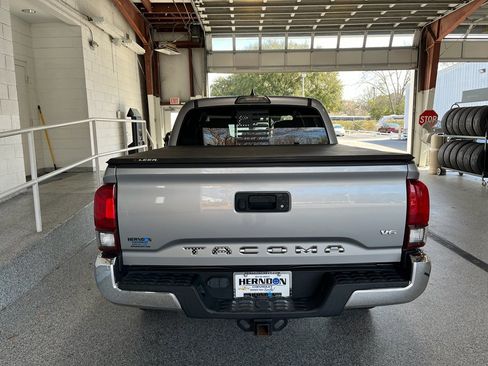 Used 2019 Toyota Tacoma SR5 image 7