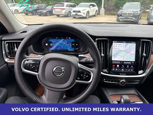 Certified 2025 Volvo V60 B5 Cross Country Plus AWD/4WD image 18