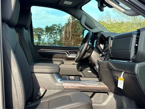 New 2026 Chevrolet Silverado 2500 LTZ w/ LTZ Convenience Package image 8