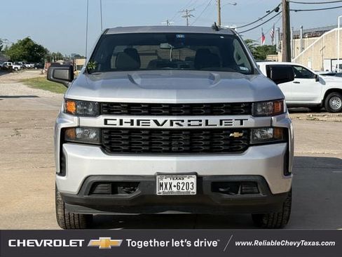 Used 2020 Chevrolet Silverado 1500 Custom w/ Custom Value Package AWD/4WD image 2