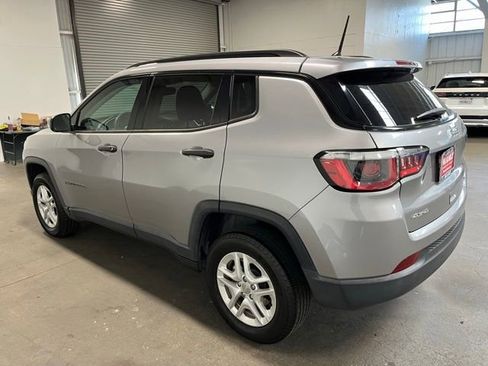 Used 2018 Jeep Compass Sport AWD/4WD image 5