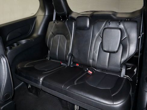 Used 2025 Chrysler Pacifica Select FWD image 22