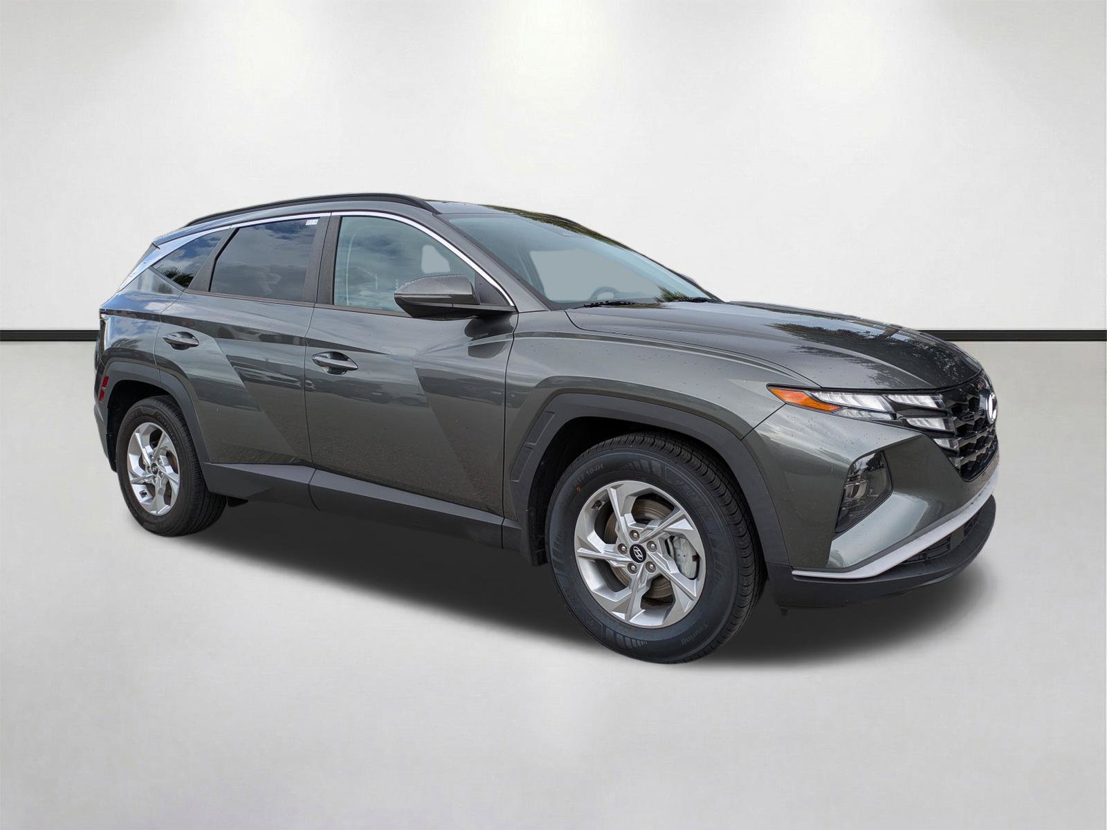 Used 2022 Hyundai Tucson SEL w/ Cargo Package FWD image 2