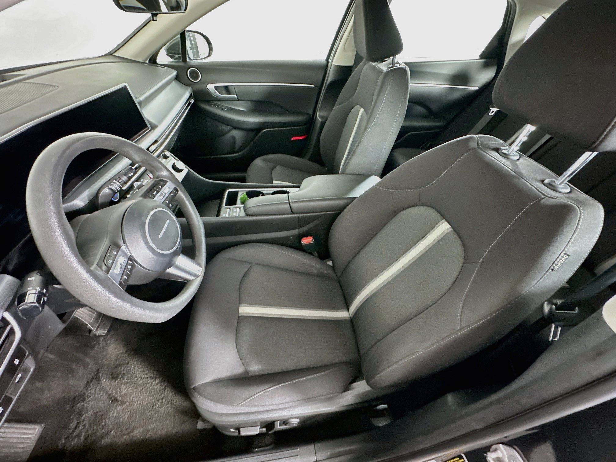 Used 2025 Hyundai Sonata SEL FWD image 13