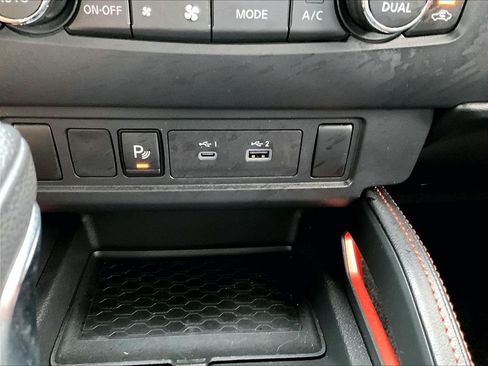 Used 2023 Nissan Frontier PRO-4X w/ Technology Package AWD/4WD image 25