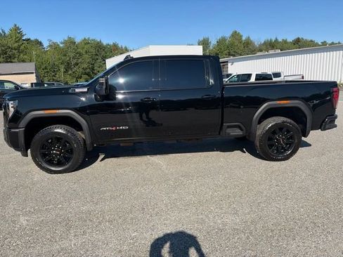 Used 2025 GMC Sierra 2500 AT4 AWD/4WD image 3