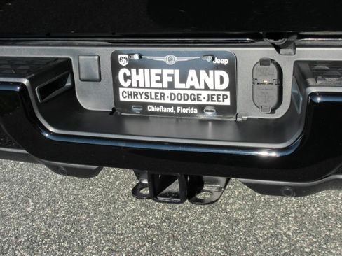 Used 2025 RAM 2500 Big Horn AWD/4WD image 35
