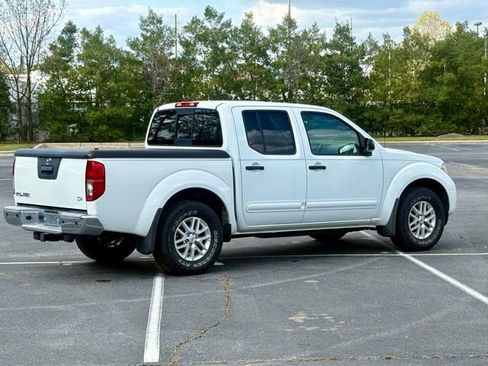 Used 2014 Nissan Frontier SV w/ SV Value Truck Package image 8