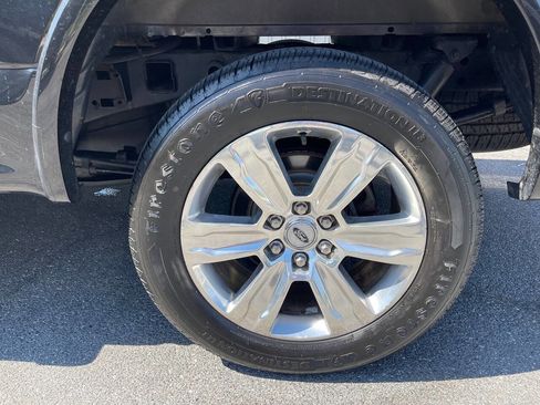 Used 2015 Ford F150 Platinum w/ Equipment Group 701A Luxury AWD/4WD image 17
